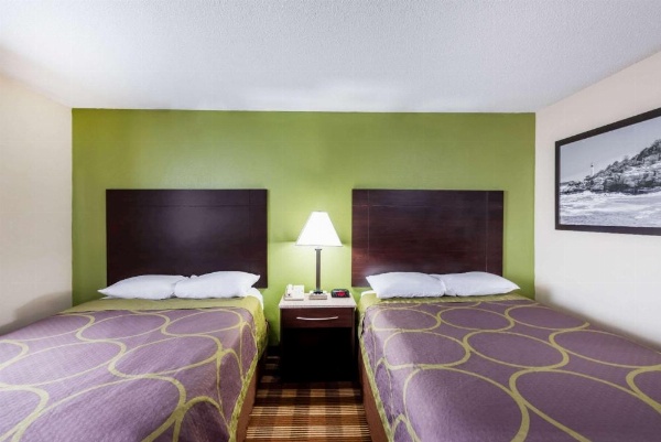 Super 8 by Wyndham Bangor image 15