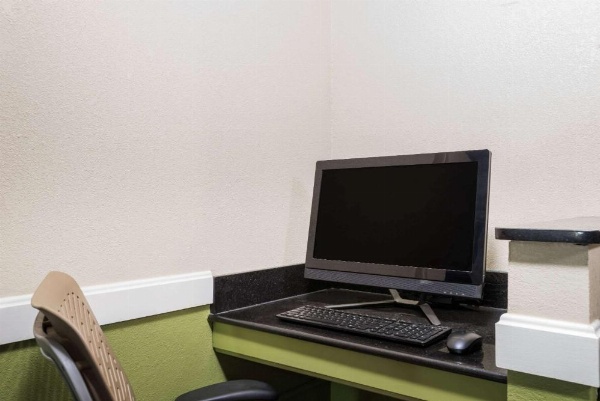 Super 8 by Wyndham Bangor image 18