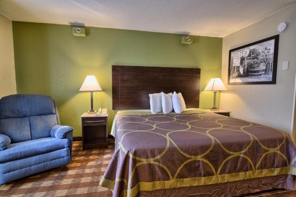 Super 8 by Wyndham Bangor image 21