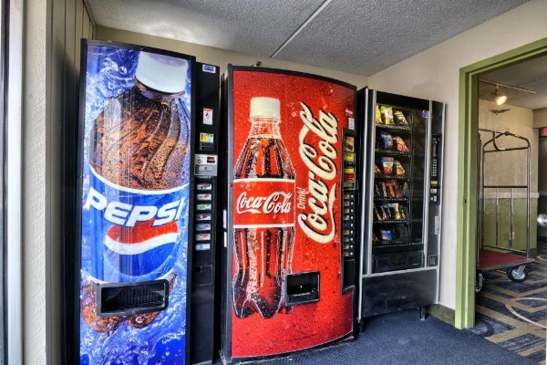 Super 8 by Wyndham Bangor image 28