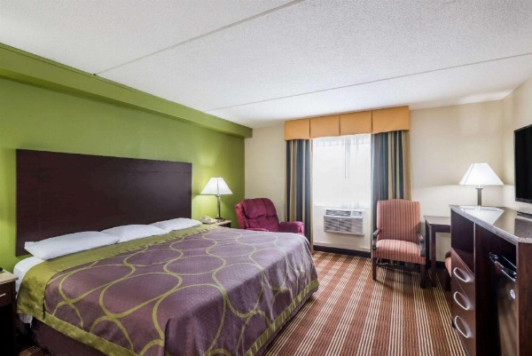 Super 8 by Wyndham Bangor image 8