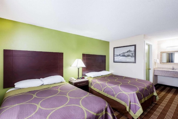 Super 8 by Wyndham Bangor image 9